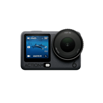 DJI Osmo Action 6 正面圖,左邊屏幕顯示潛水畫面,右邊係圓形鏡頭